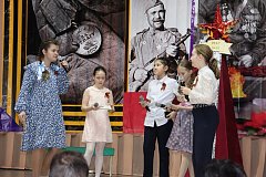 В Доме культуры п. Горный состоялся районный конкурс театрализованных постановок ко Дню Победы