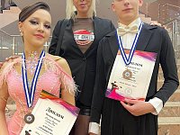 Фомичев Данила и Скудина Яна в категории Молодежь+Взрослые Е класс поднялись на третью ступень