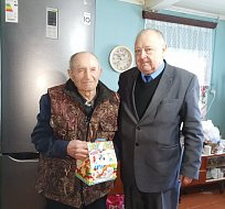 Глава района посетил ветеранов Великой Отечественной войны в преддверии Старого Нового года