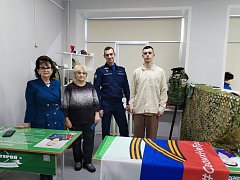 Для учеников школы п.Горный организовали  патриотический час "Гордись, Отчизна,славными сынами" 