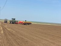На полях Краснопартизанского района продолжаются весенние полевые работы