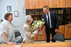 Роман Бусаргин поздравил Ольгу Сиротинину с юбилеем 