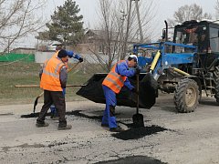 В Горном стартовал ямочный ремонт дорог