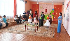В детском саду "Родничок" прошел праздничный утренник, посвящённый  Международному женскому Дню